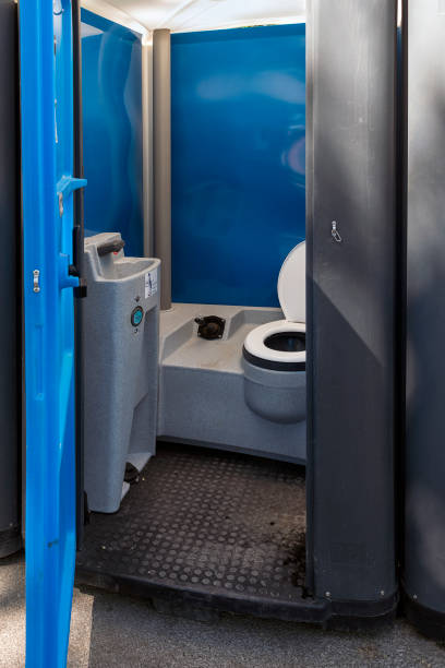 Best Porta potty delivery and setup  in Cloverleaf, TX