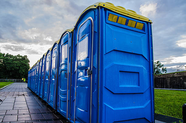 Portable Toilet Options We Offer in Cloverleaf, TX