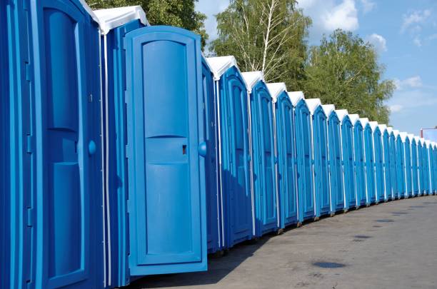 Porta potty delivery and setup in Cloverleaf, TX